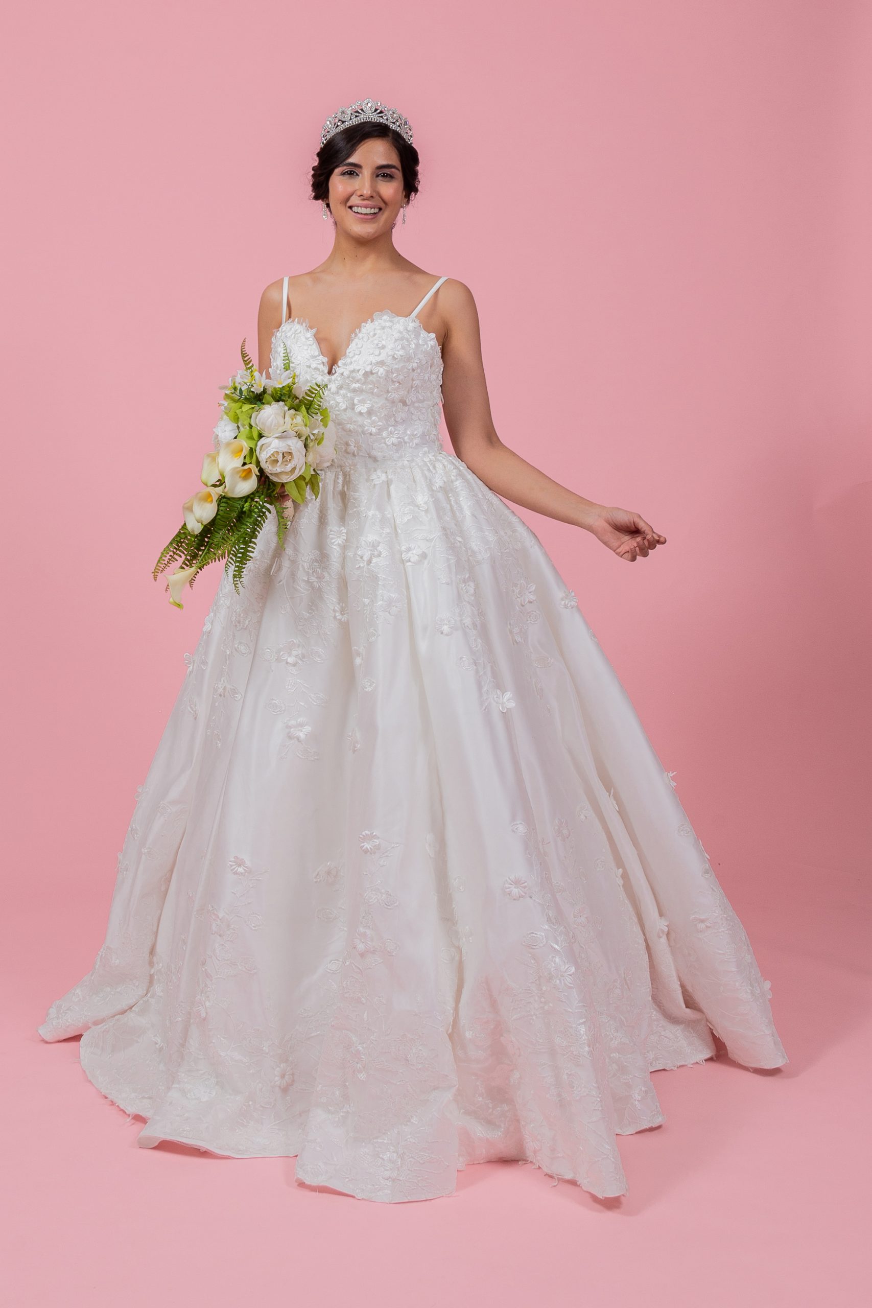 Vestido de novia blanco largo flores en 3D encaje vintage y tirantes delicados. Talla 8