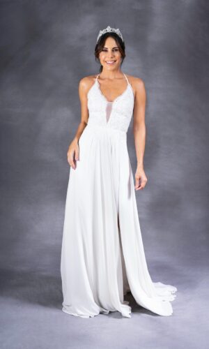 Vestido de novia corte recto, blanco, con cintas que se ajustan en la parte trasera, sin manga e ideal para la playa. Talla 2