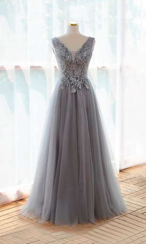 Vestido largo talla 8 color lila sin mangas con escote en V