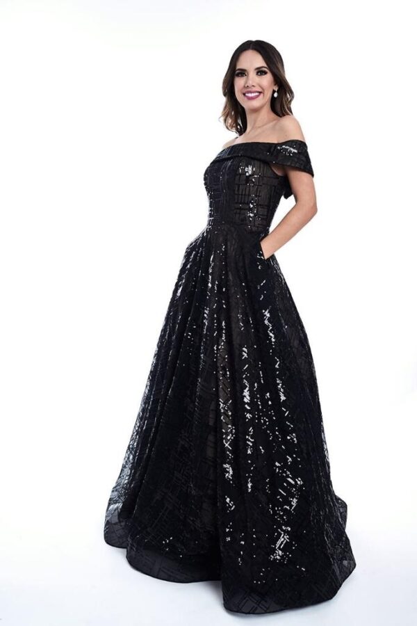 Vestido largo de noche talla 8 corte de princesa color negro con detalles brillosos