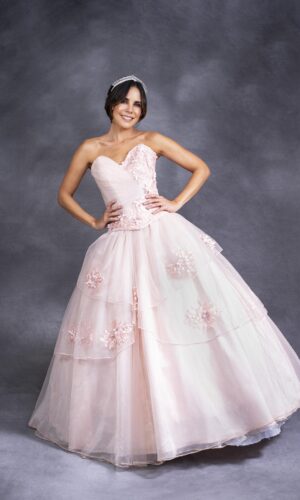 Vestido de xv años rosa flores en corsé y falda en capas cordón ajustable en la espalda talla 6
