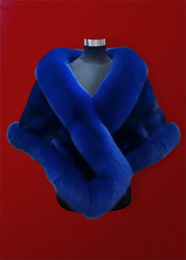 Abrigo con peluche color azul rey