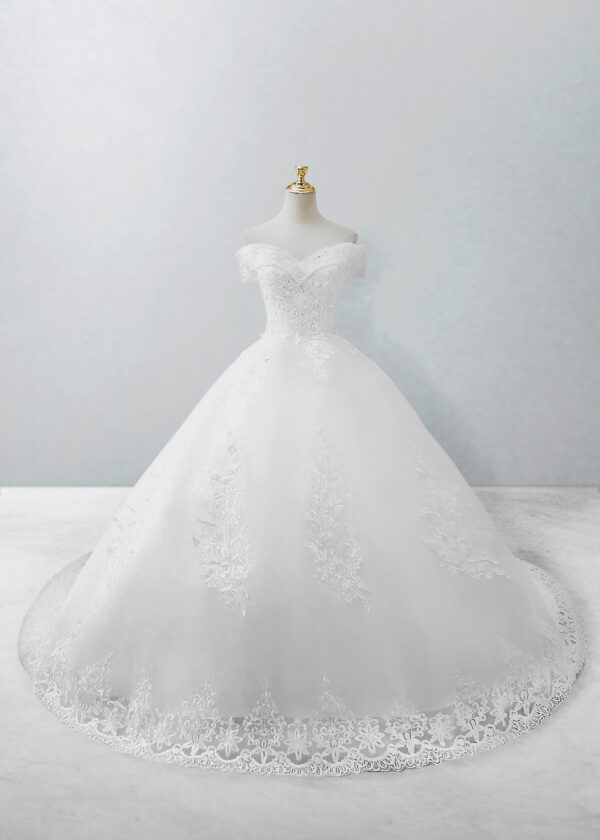 Vestido de novia corte de princesa talla 14 color blanco con detalles y escote de corazón