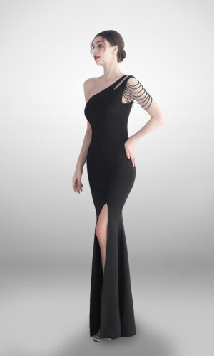 Vestido de noche negro largo abertura en pierna detalles en hombro escote asimétrico corte sirena talla 14