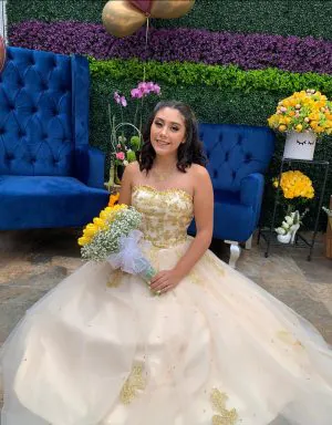 6688-clienta-1-300x384