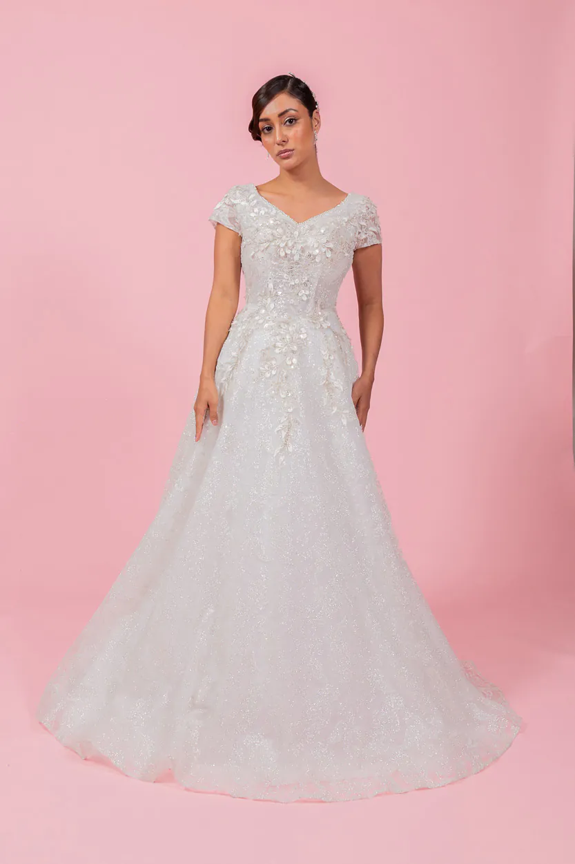 Vestido de novia blanco largo manga corta aplicación en corset tela mesh bordada de la mejor calidad y corte princesa. Talla 6