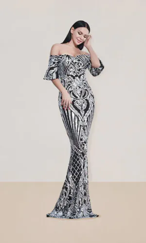 Vestido largo de noche talla 16 color negro con plateado con manga con escote de corazón y manga de volantes