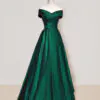 Vestido largo de noche talla 4 color verde esmeralda con corte de princesa