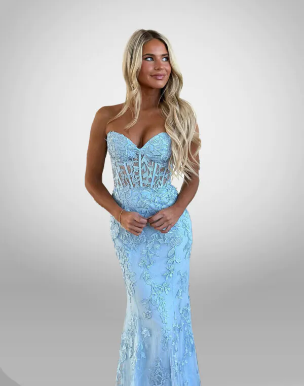 Vestido de fiesta color azul cielo talla 6