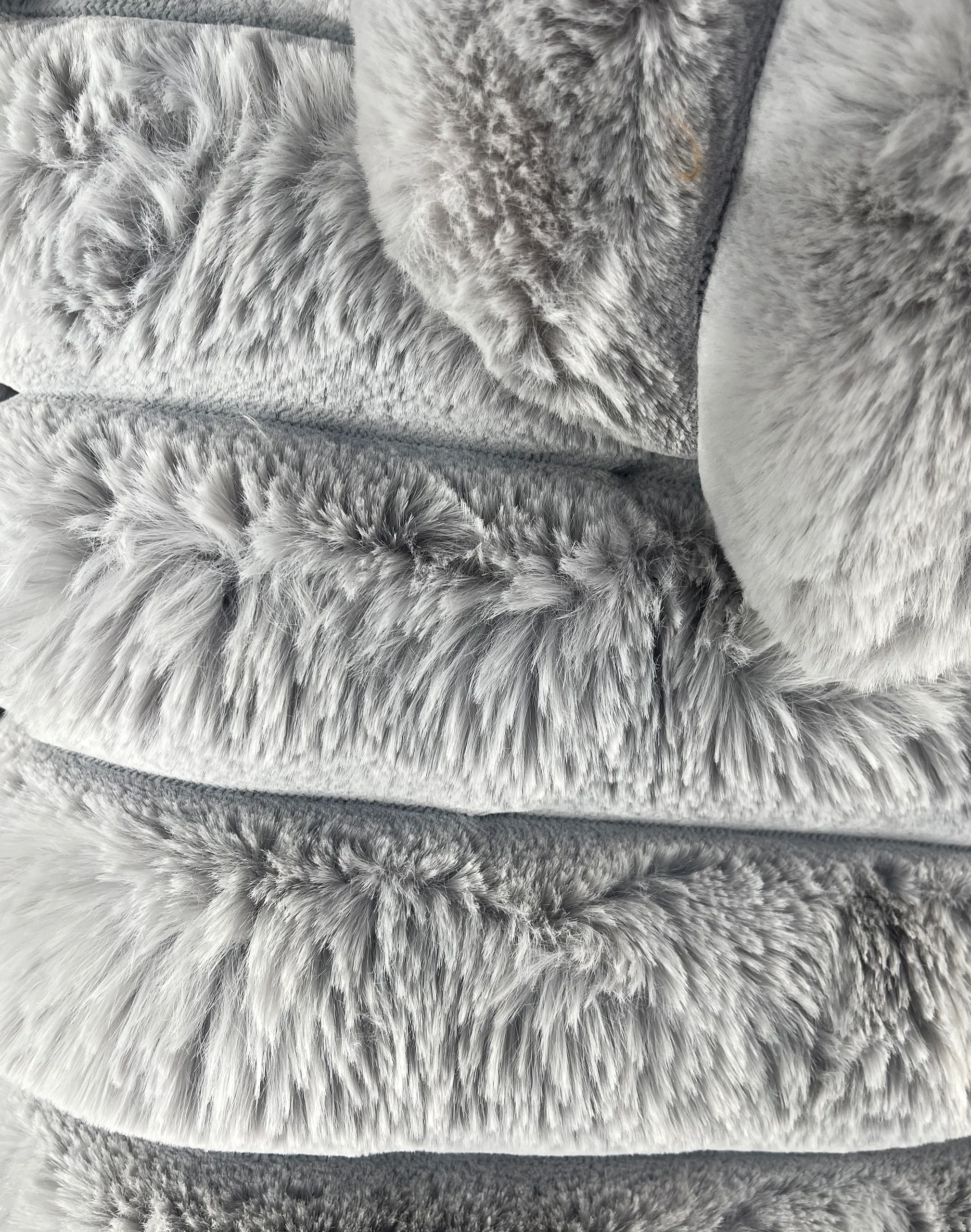 Abrigo Largo de Peluche Gris - Image 4