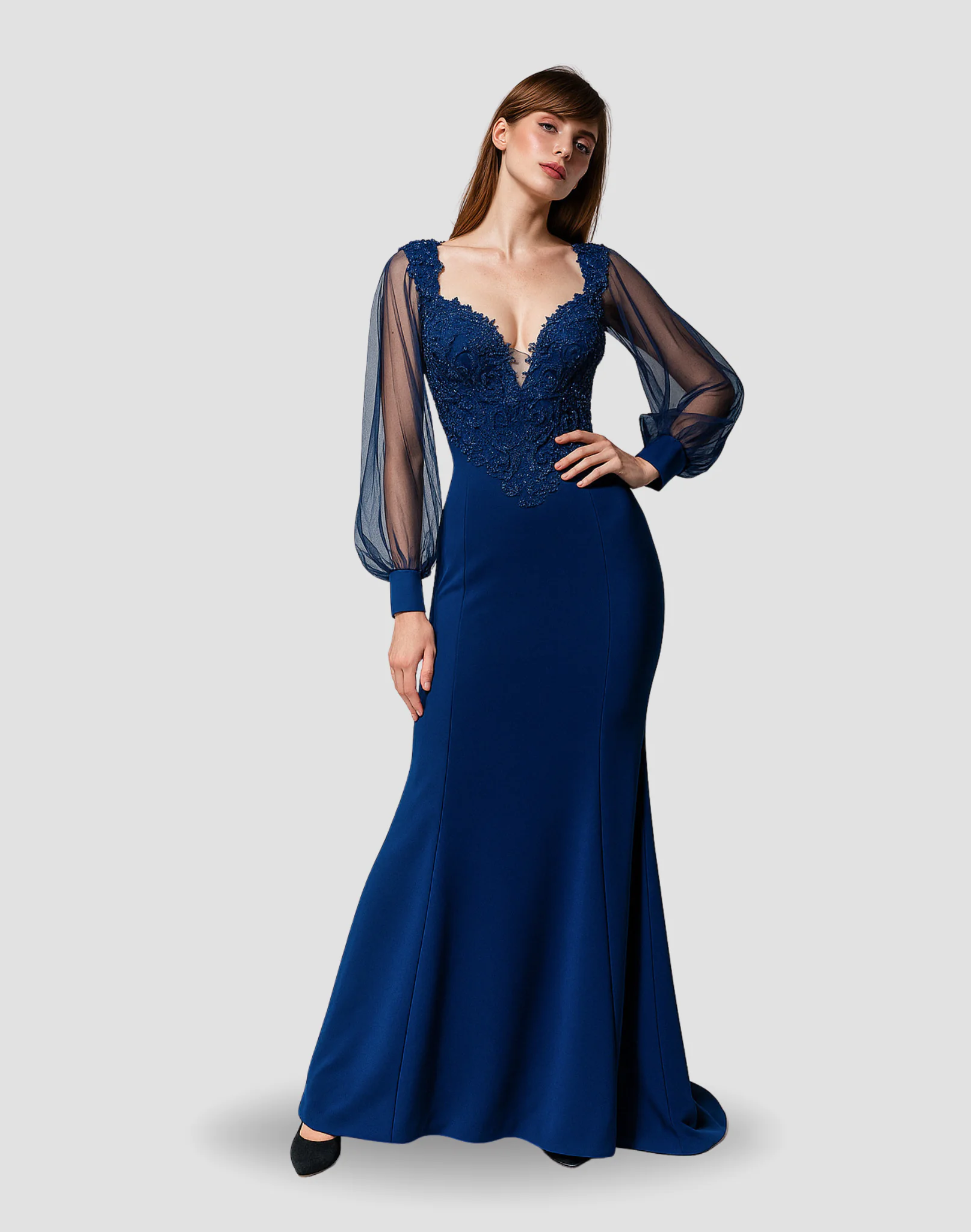 Vestido de noche, color azul rey, escote profundo en V, corsé con encaje, mangas largas transparentes, escote en espalda, talla 12